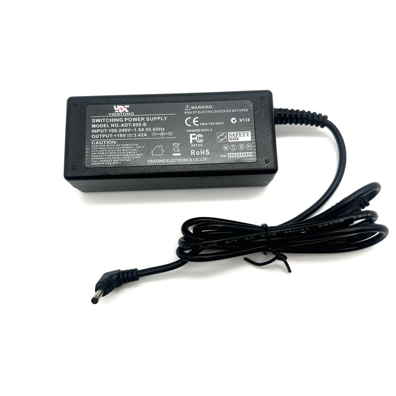 Universal 19V 3.42A 65W 3.5*1. - Laptop Accessories Hp ulasan dan harga